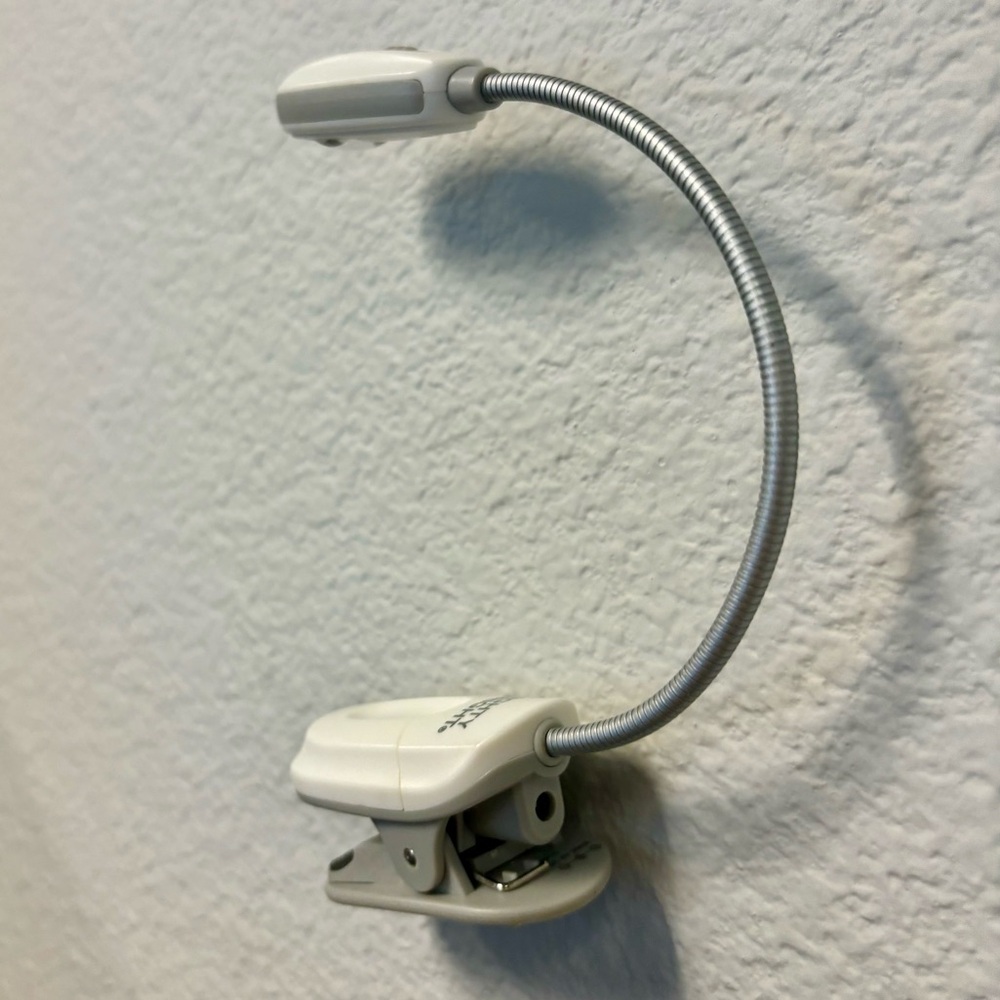 Mighty Bright MiniFlex LED eReader Light - Picture 6 of 8